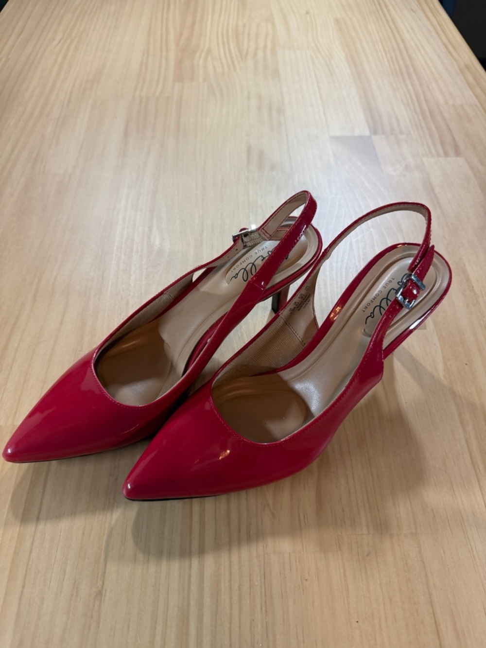 Women’s Red Patent Slingback Pointed-Toe Heels by Abella B10